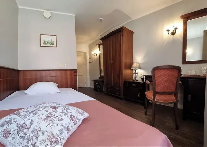 Hotell Taanilinna 3*