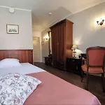 Hotell Taanilinna 3*
